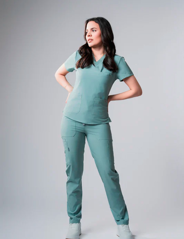GFC-coleccion-quirurgicos-multipocket-menta-mujer